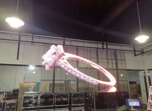 冰屏科技 用LED透明屏点亮商业空间，打造室内时尚科技新体验